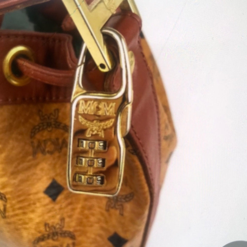 💯% MCM COMBO LOCK